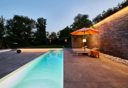 10 meter Warm Witte led strip voor buiten complete set