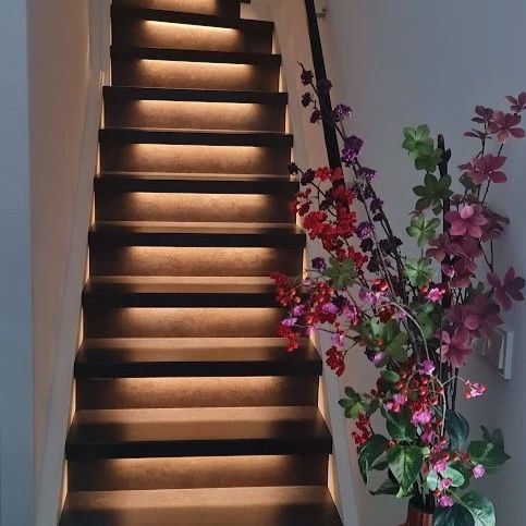 Trapverlichting Led strip Warm Wit 50 CM – Complete set inclusief profiel