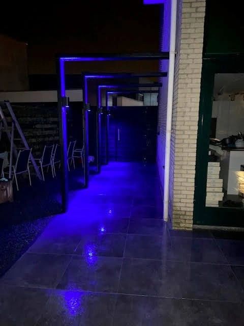 Zwarte up down wandlamp voor buiten met Zigbee GU10 spots - Rond