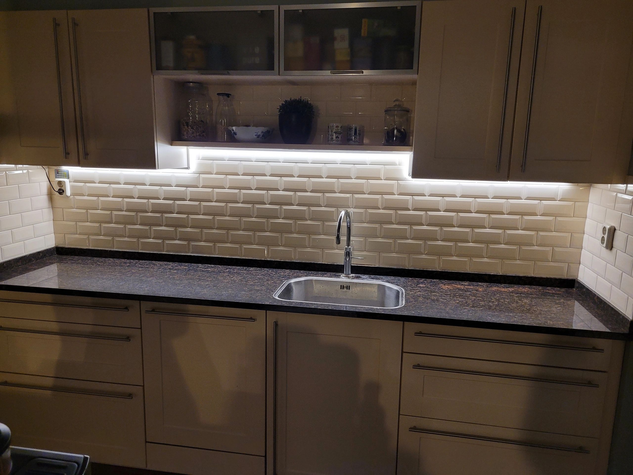 Ledstrip profiel opbouw Breed model - compleet met rechte afdekkap 1,5 meter