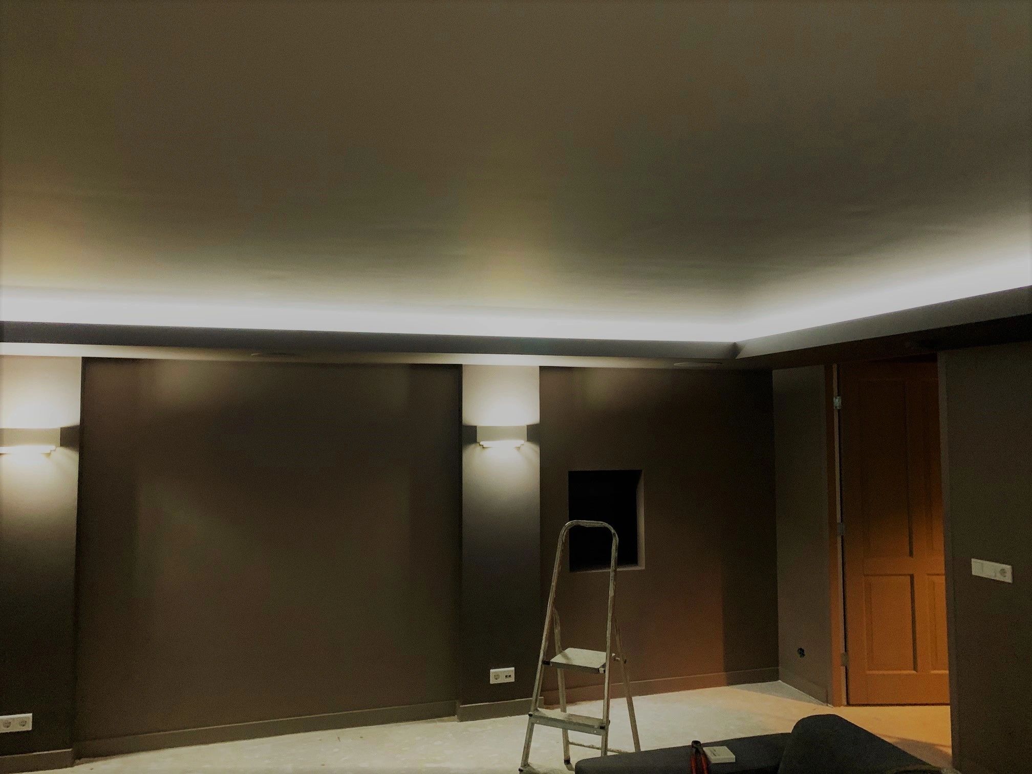 Ledstrip profiel opbouw Hoog model - compleet inclusief afdekkap 4 meter 15 mm