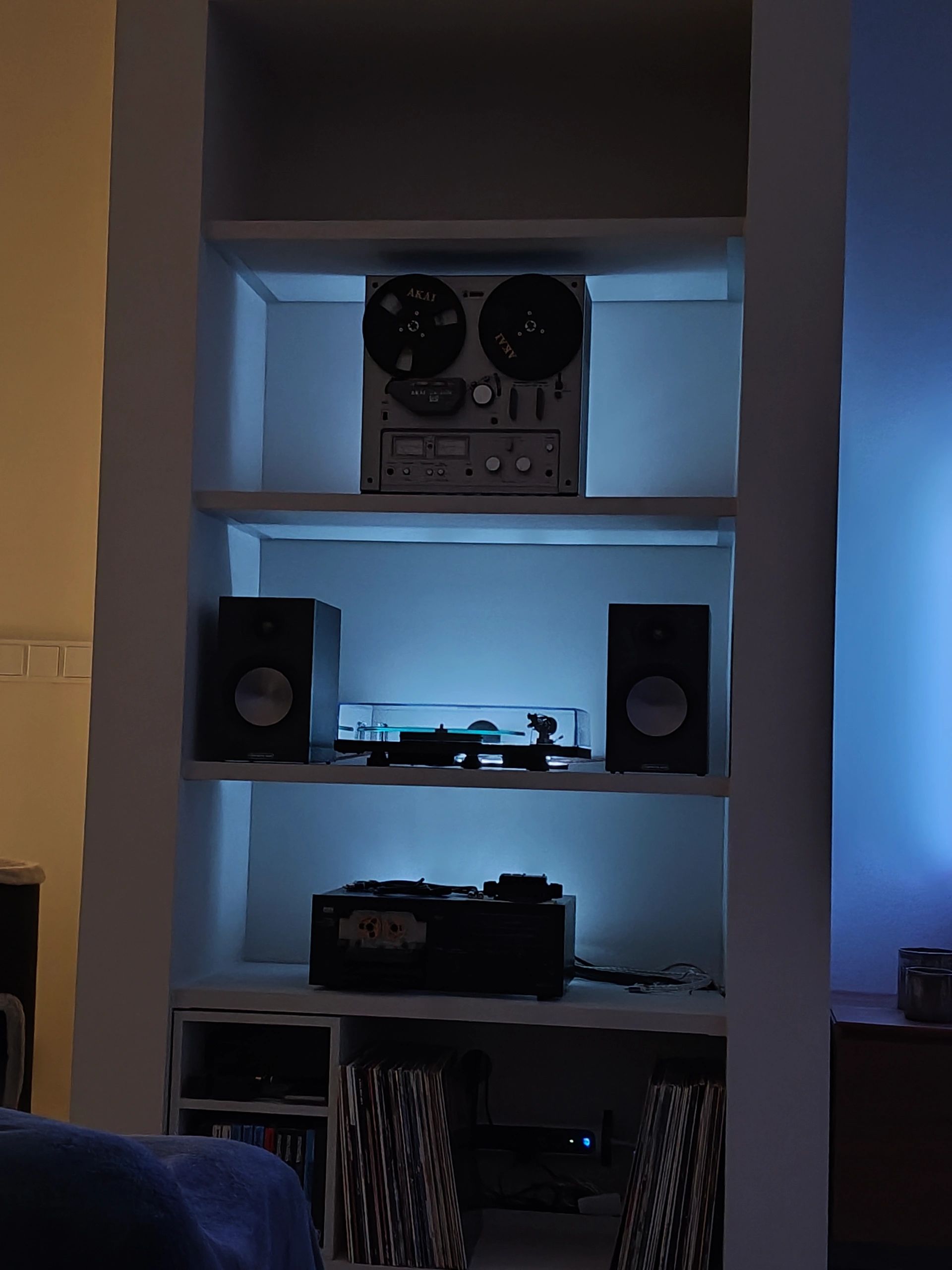 Aluminium ledstrip profiel zwart opbouw 1M - breed en laag - compleet met afdekkap