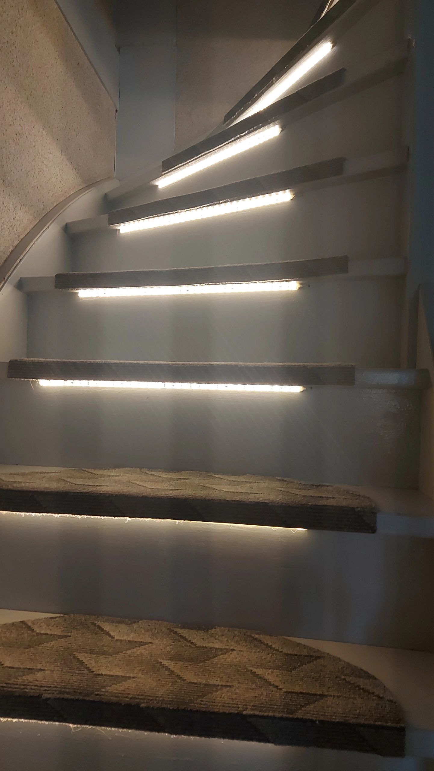 Dynamische trapverlichting set 50 cm voor max. 16 treden inclusief sensoren, afstandsbediening en 9 programma's - Warm wit licht