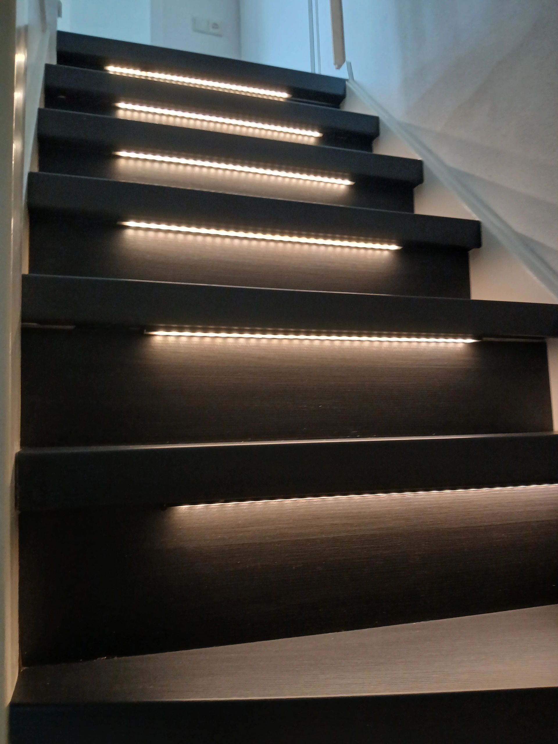 Trapverlichting COB led strip Warm Wit 50 CM – Complete set inclusief profiel