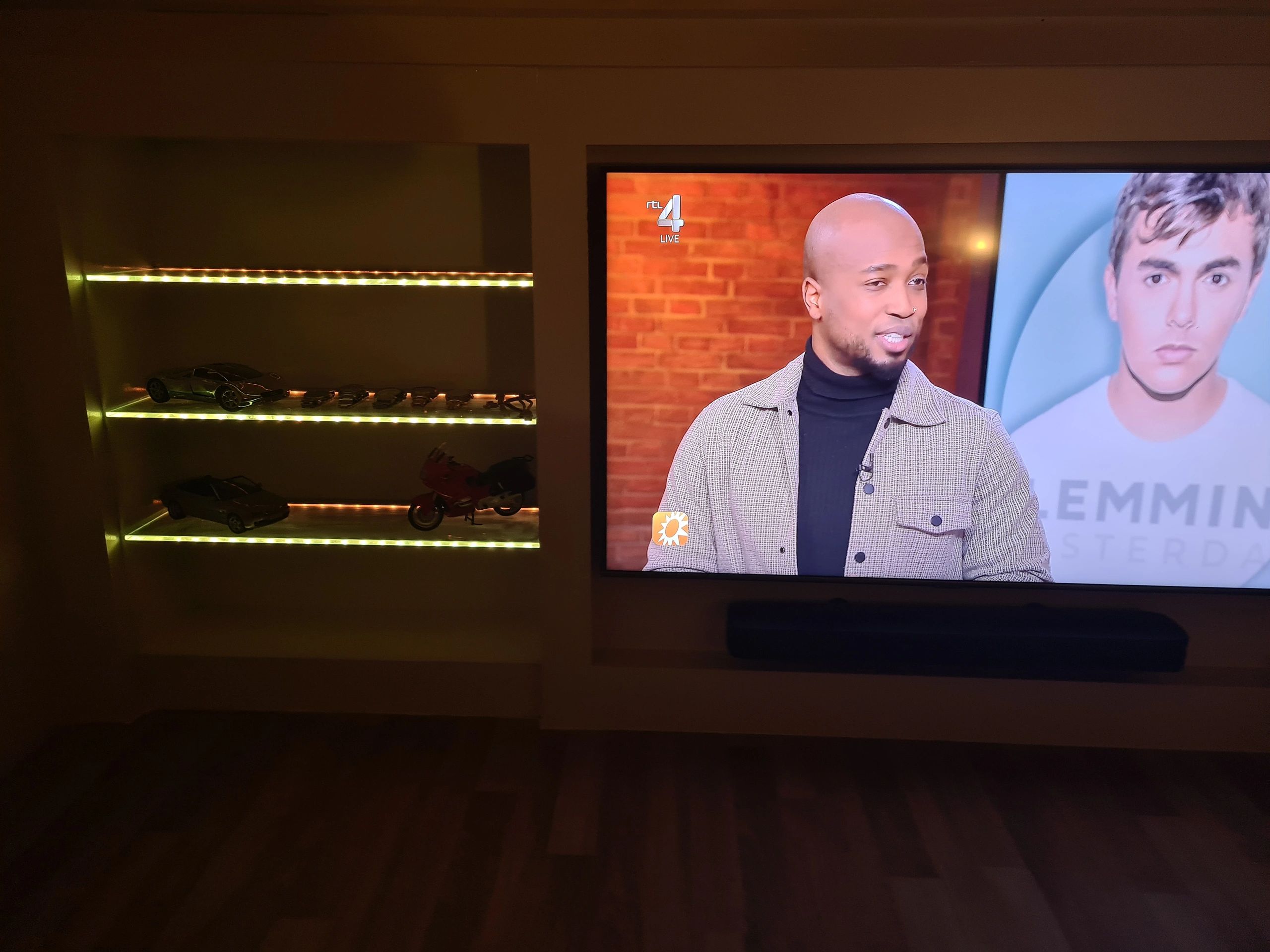 TV backlight set met 2 RGBWW ledstrips voor TV’s <32 inch