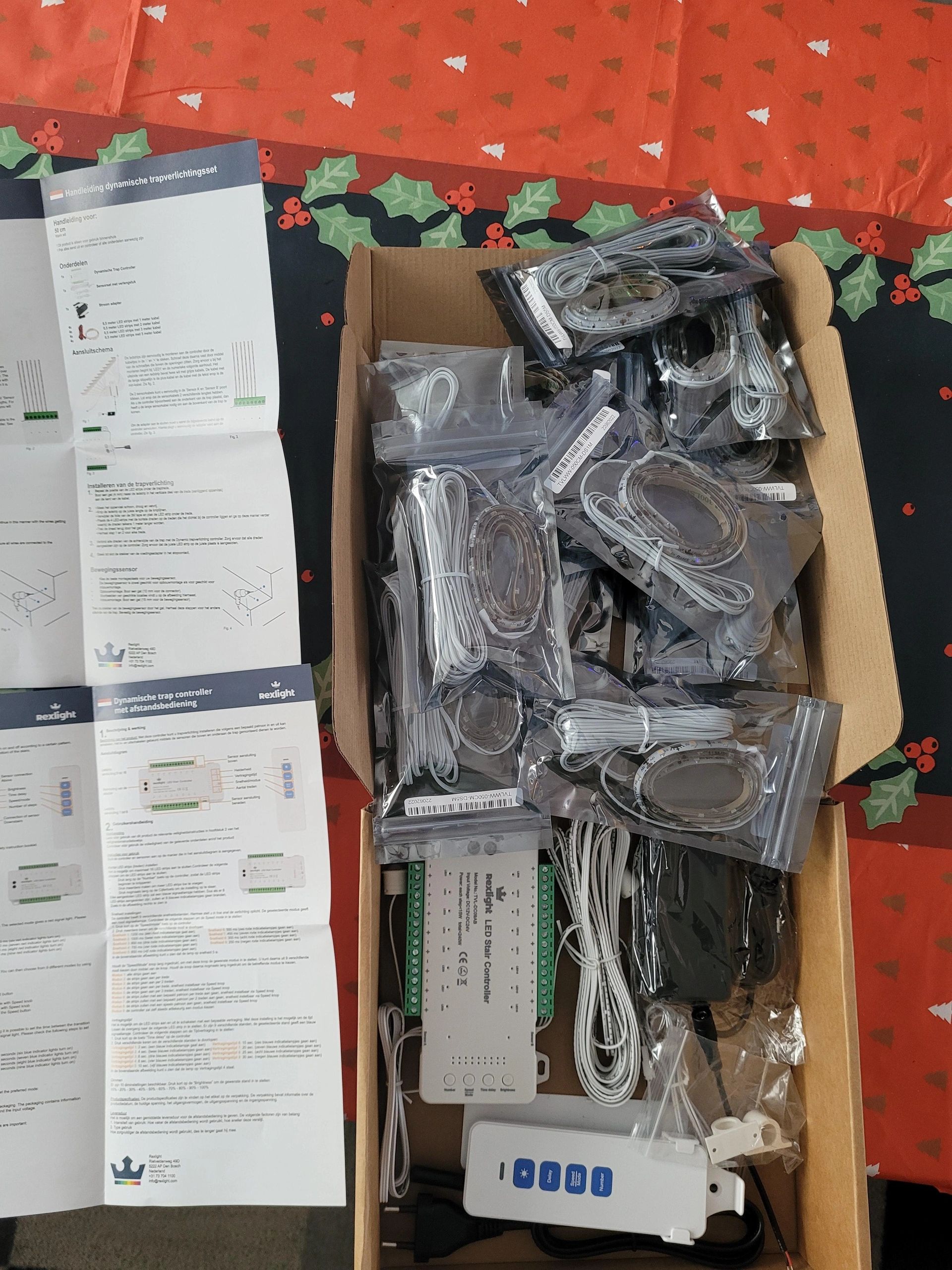 Dynamische trapverlichting set 50 cm voor max. 16 treden inclusief sensoren, afstandsbediening en 9 programma's - Warm wit licht