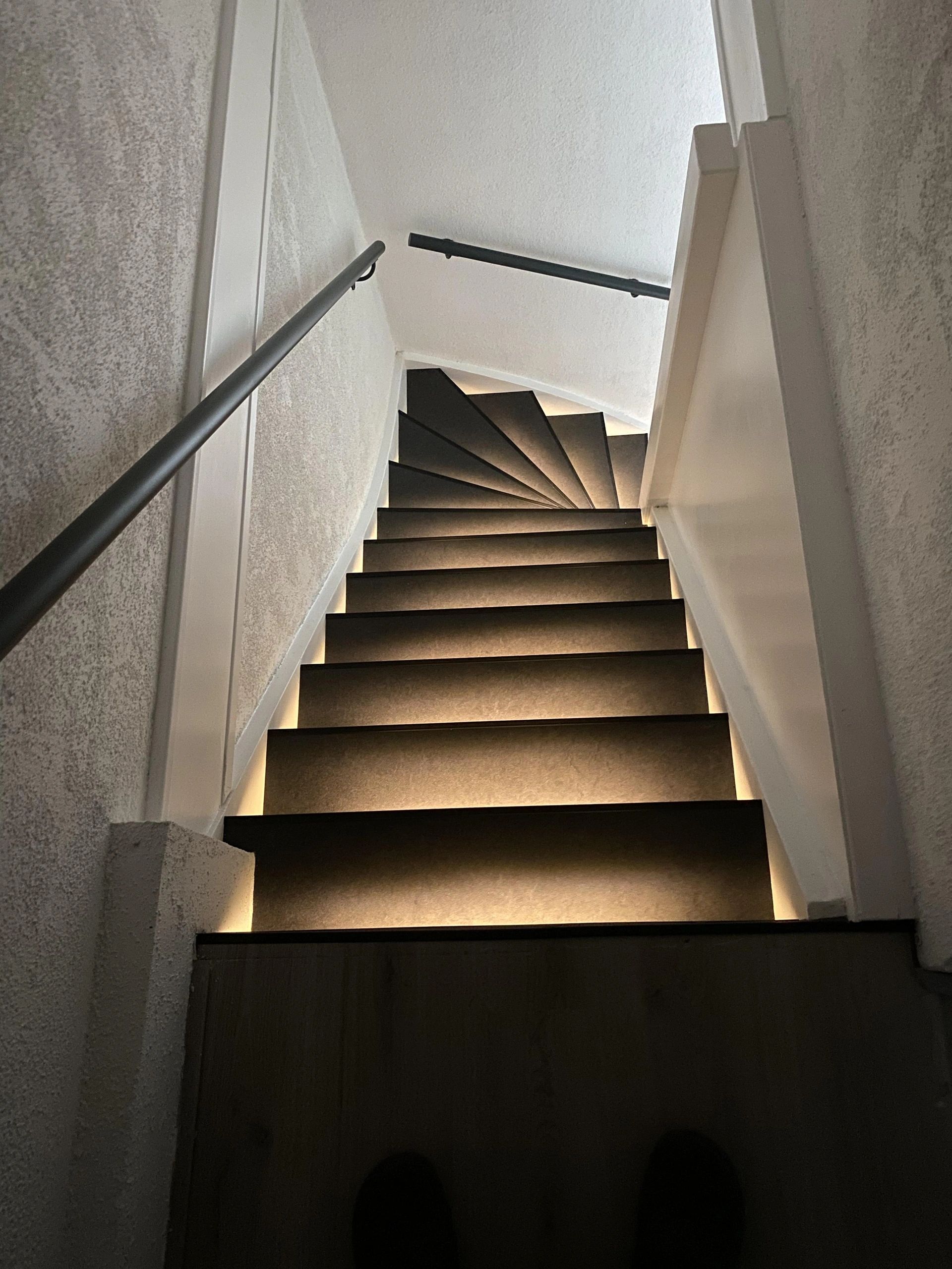 Dynamische trapverlichting set 50 cm voor max. 16 treden inclusief sensoren, afstandsbediening en 9 programma's - Warm wit licht