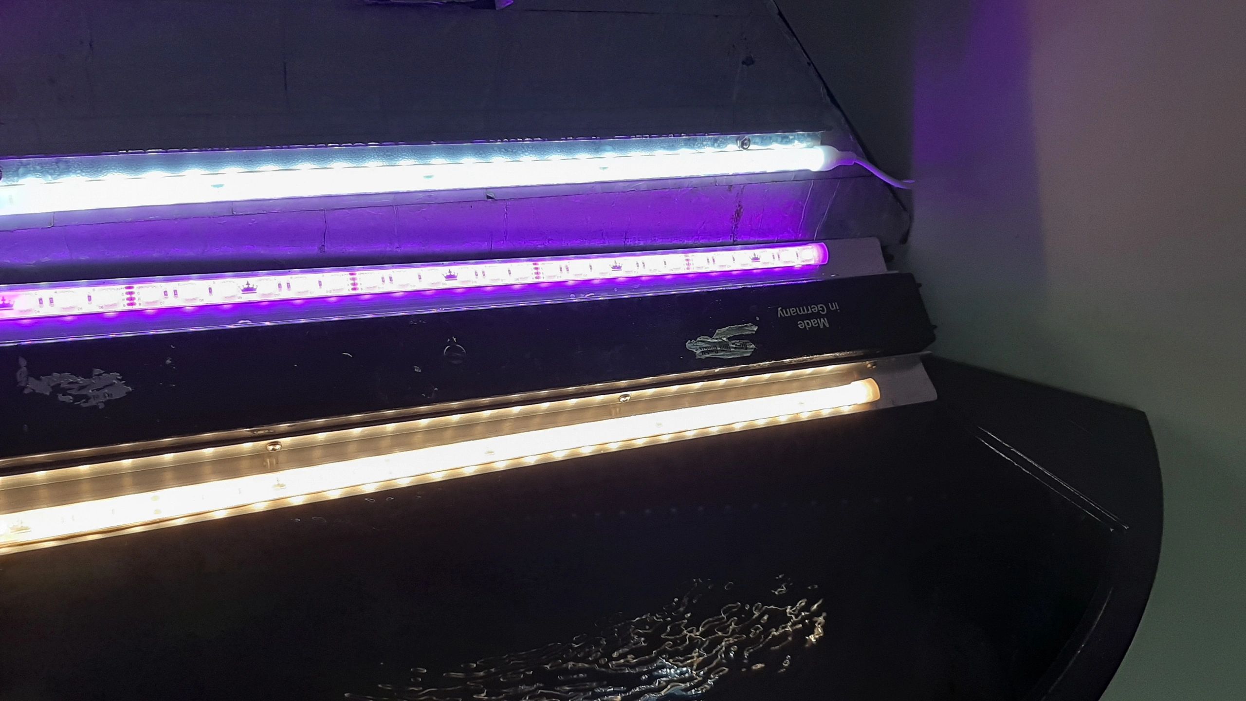 RGB led strip + 2x enkele kleur strip: 150 - 200 cm complete set