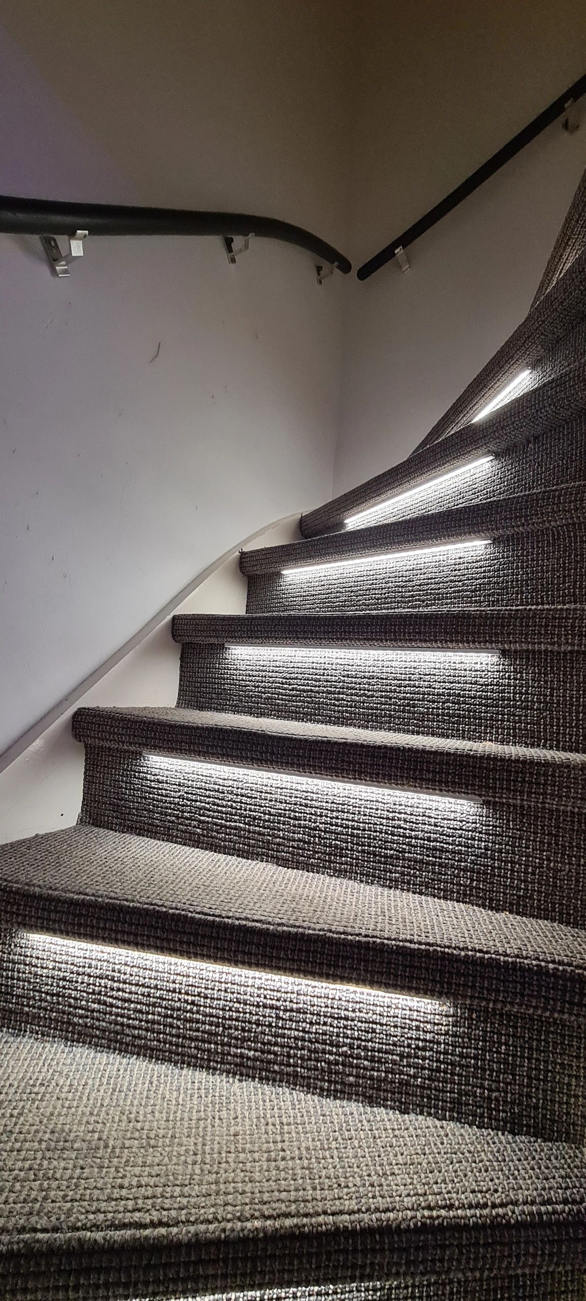 Trapverlichting Led strip Helder Wit 130 CM – Complete set inclusief profiel
