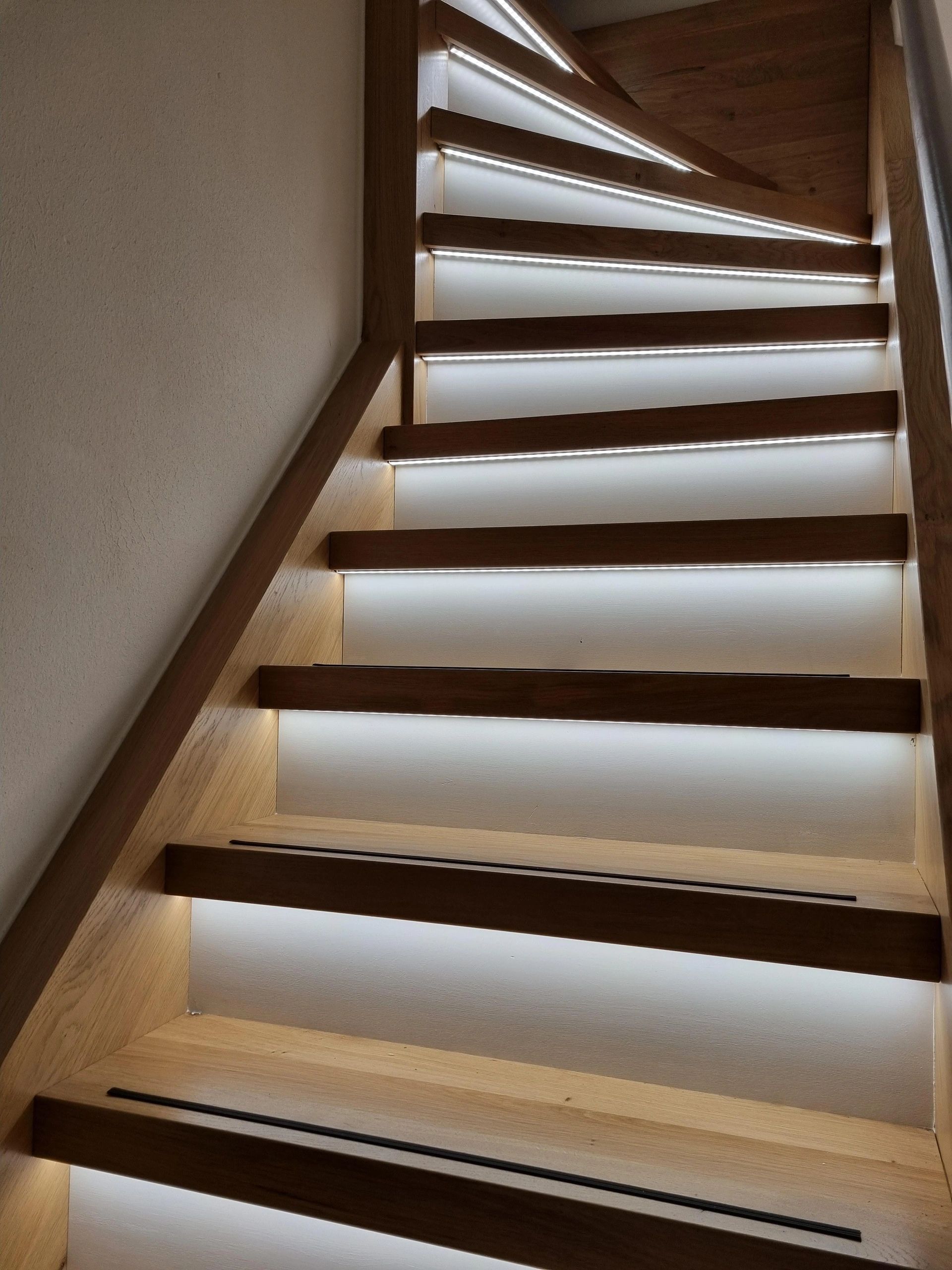 Trapverlichting Led strip Helder Wit 130 CM – Complete set inclusief profiel