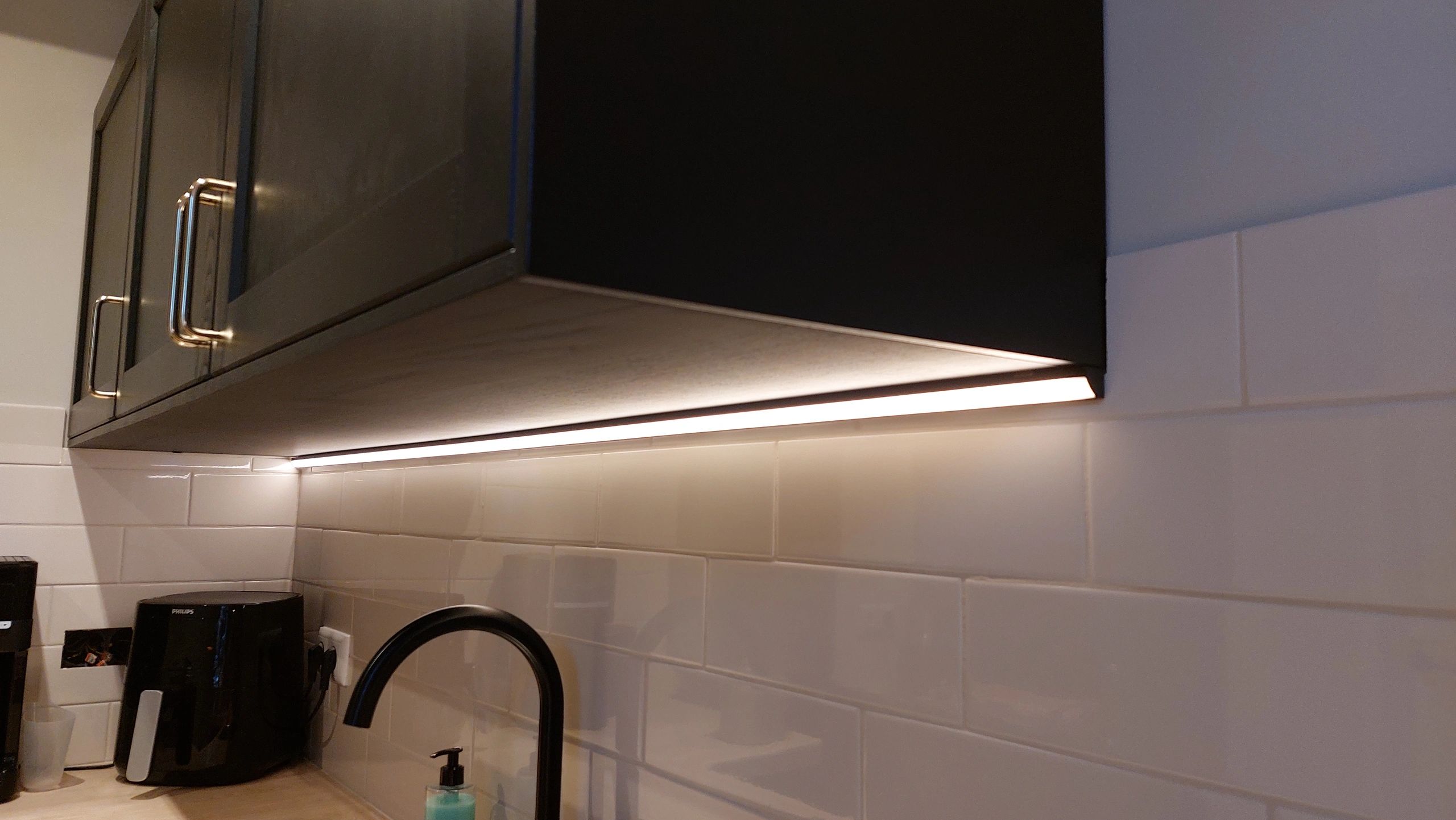 Ledstrip hoekprofiel zwart - Slim line - compleet inclusief afdekkap 2 meter