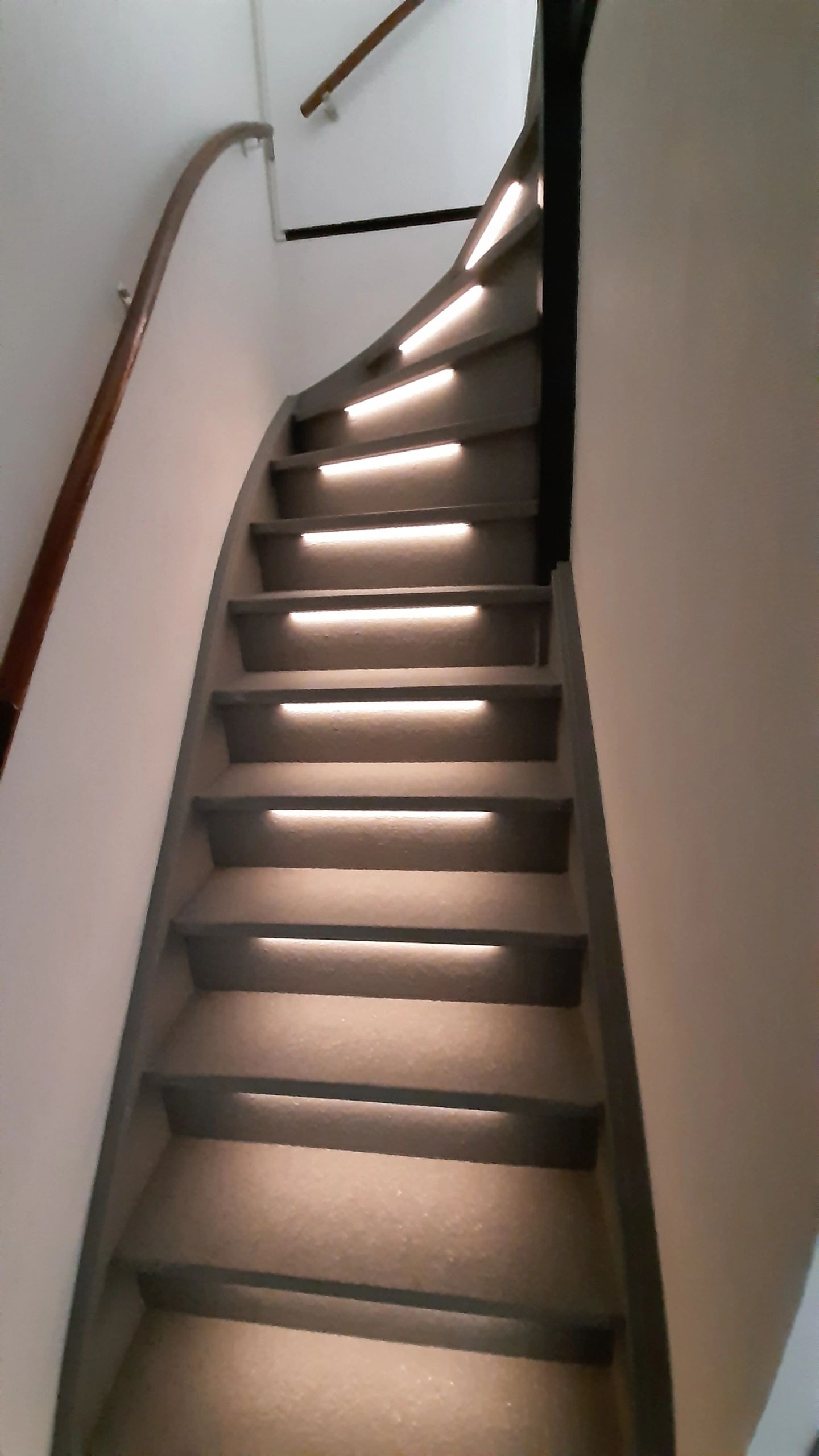 Led trapverlichting set Premium - Led strip set met profiel - Warm wit 130 cm