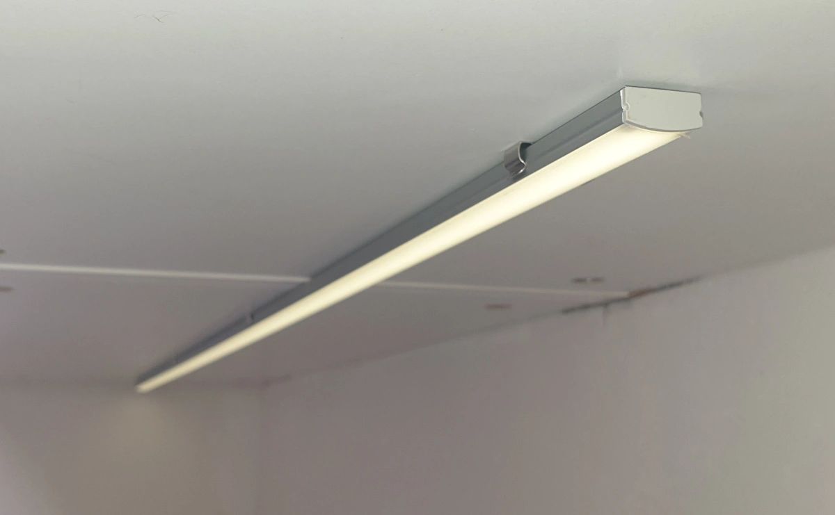 Ledstrip profiel opbouw Laag model - compleet met afdekkap 1,5 meter 7 mm hoog