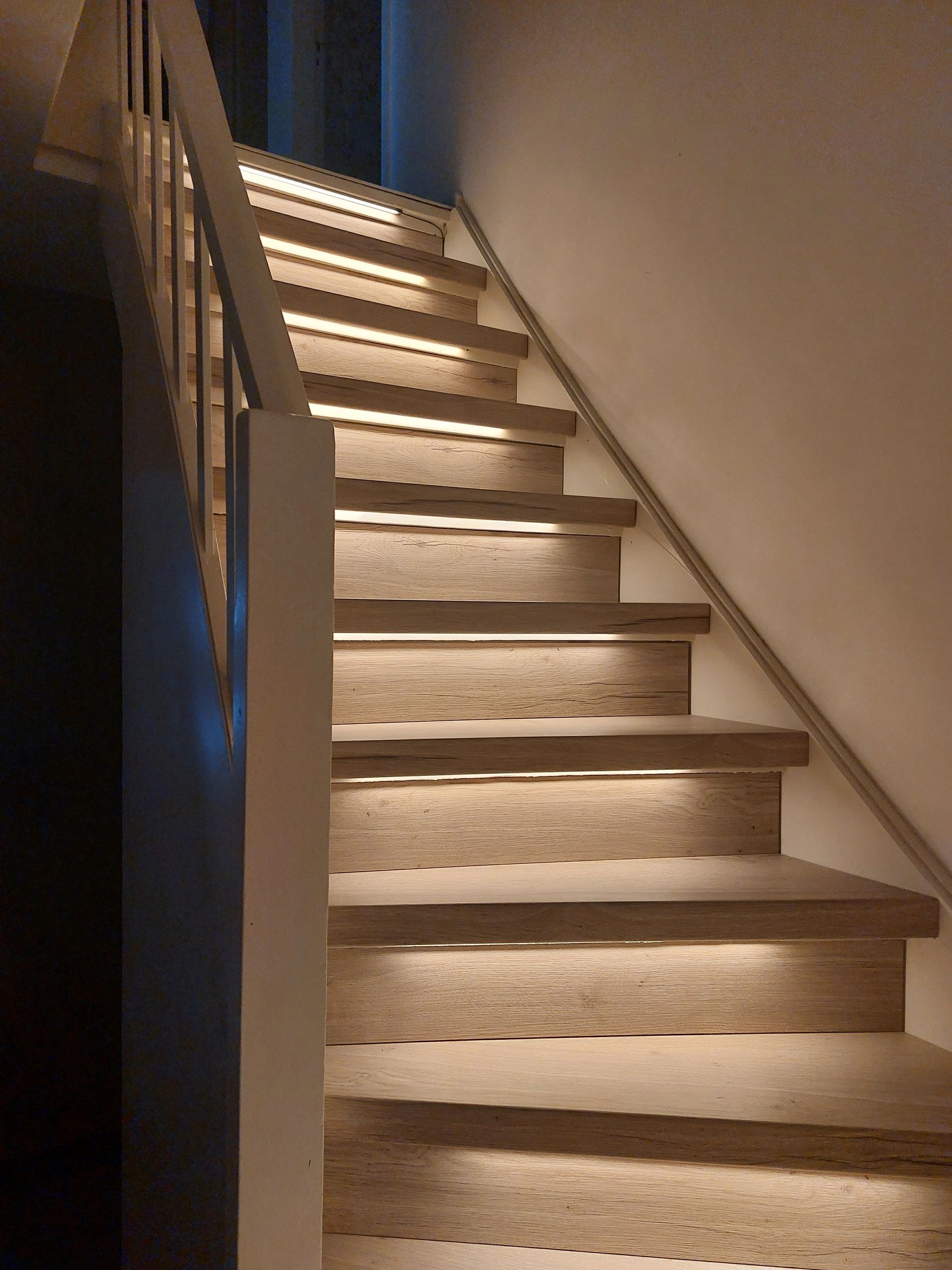 Led trapverlichting set Premium - Led strip set met profiel - Warm wit 130 cm