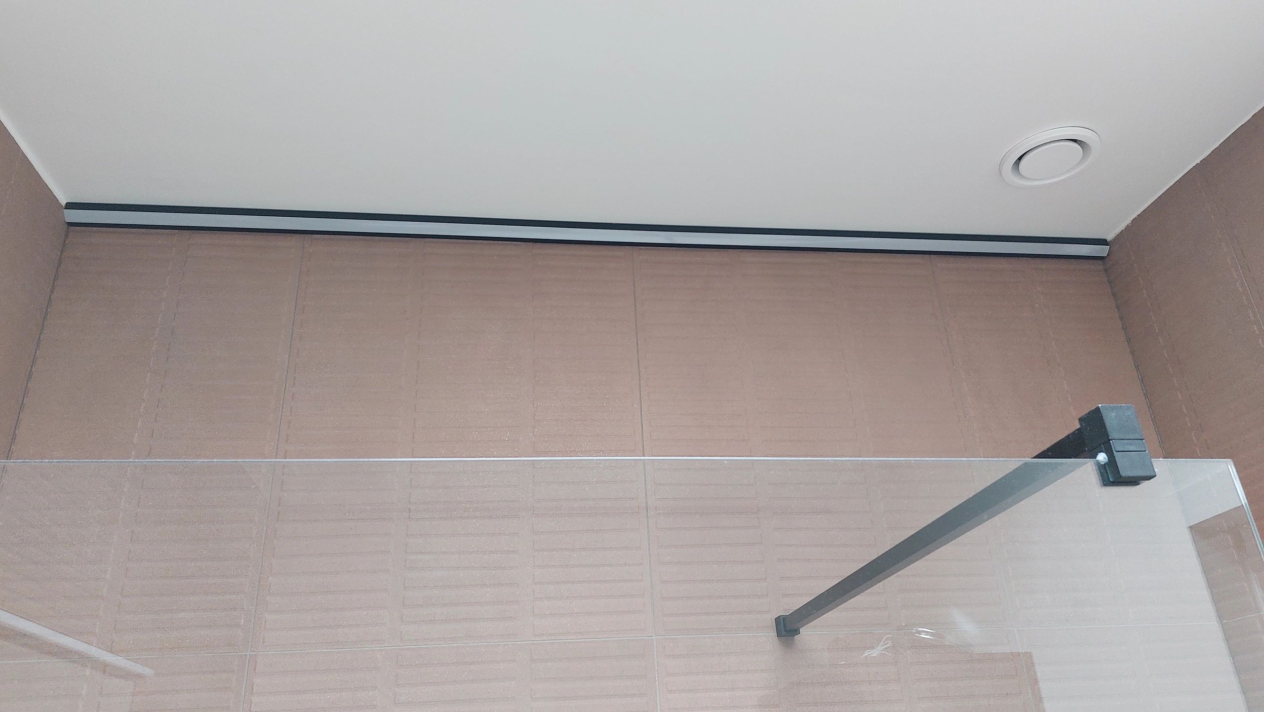 Aluminium ledstrip hoekprofiel zwart 2M breed - Compleet met afdekkap