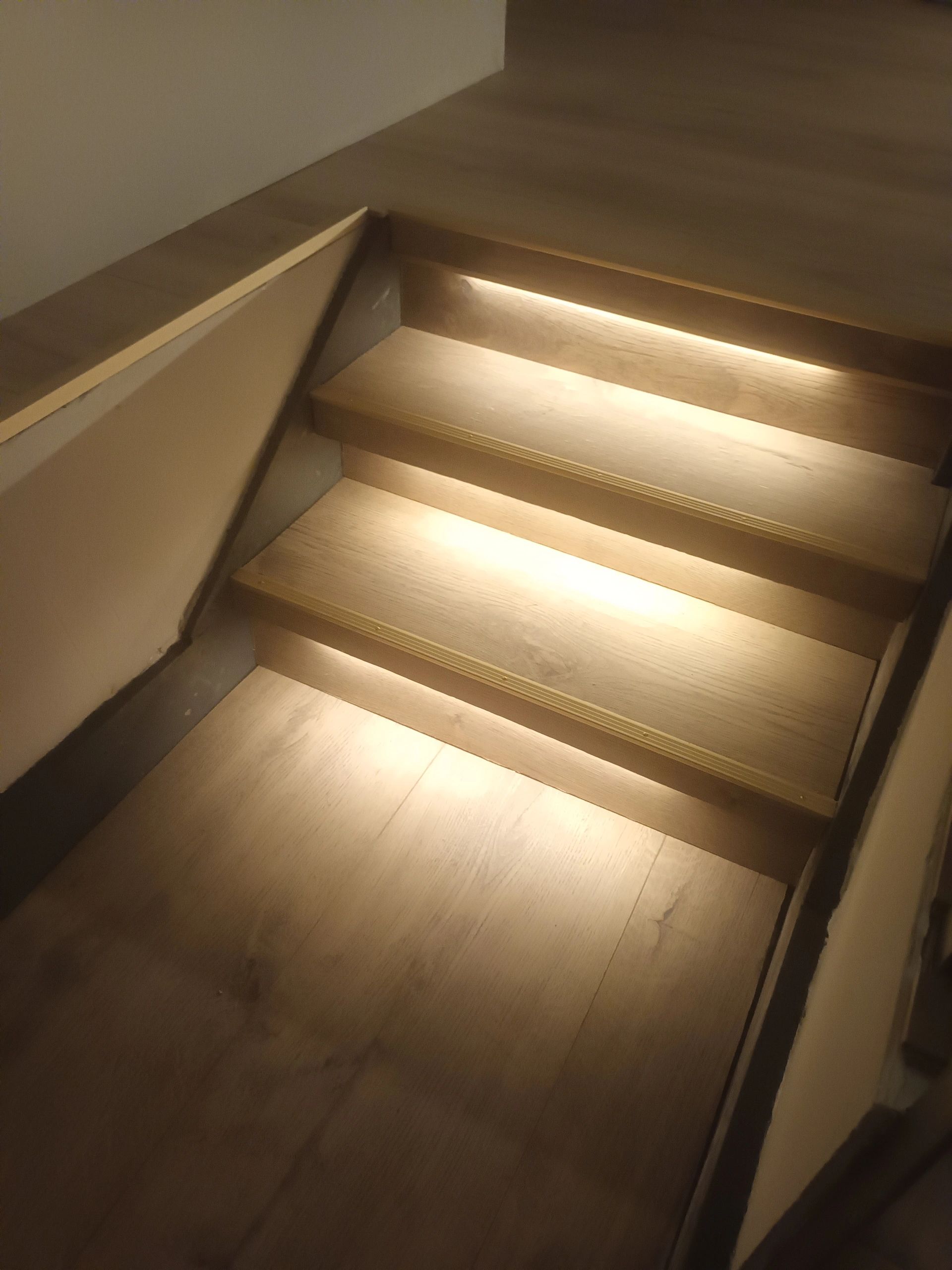 Trapverlichting Zigbee led strip Warm Wit 50 cm - Complete set inclusief profiel