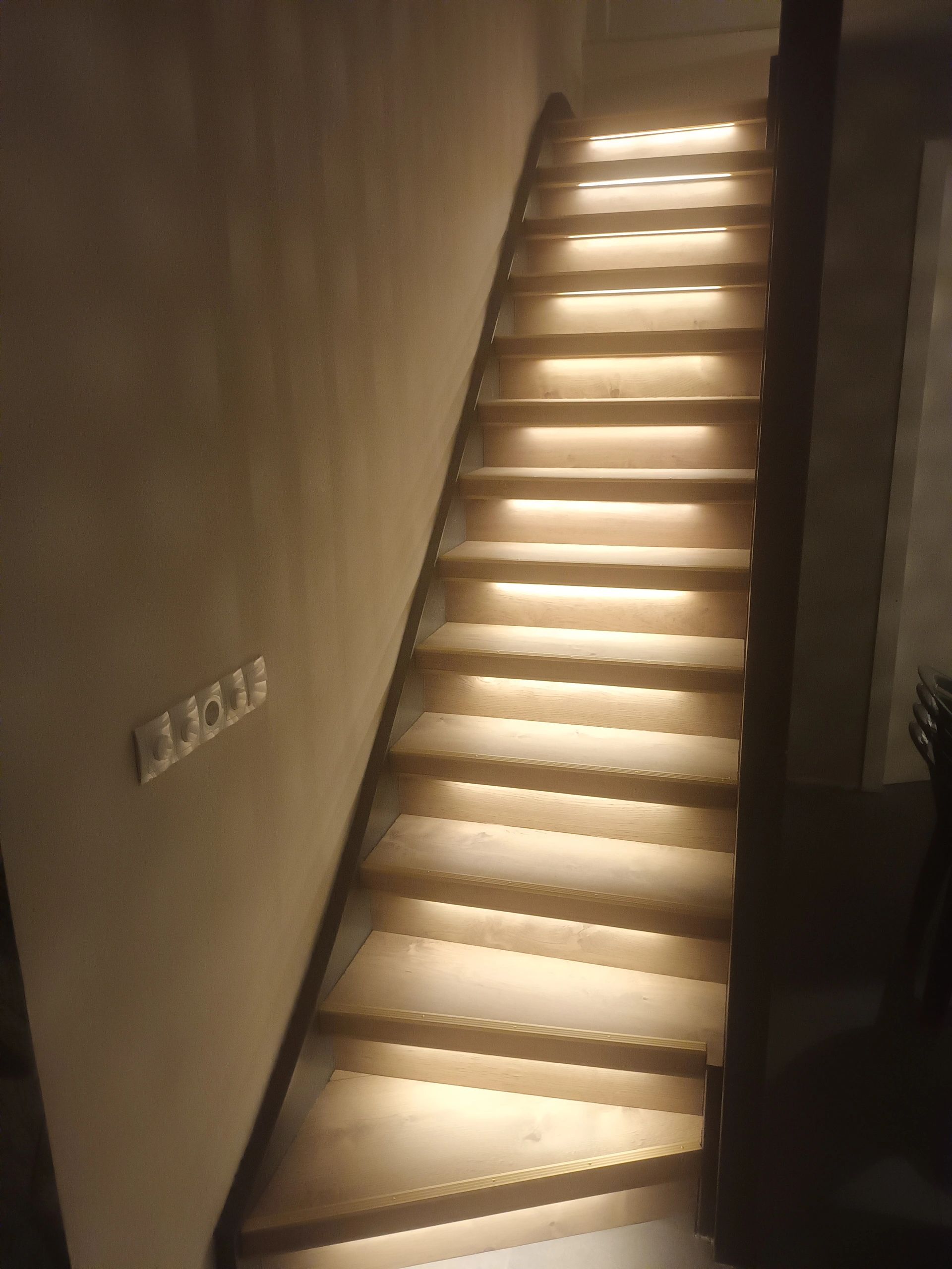 Trapverlichting Zigbee led strip Warm Wit 50 cm - Complete set inclusief profiel