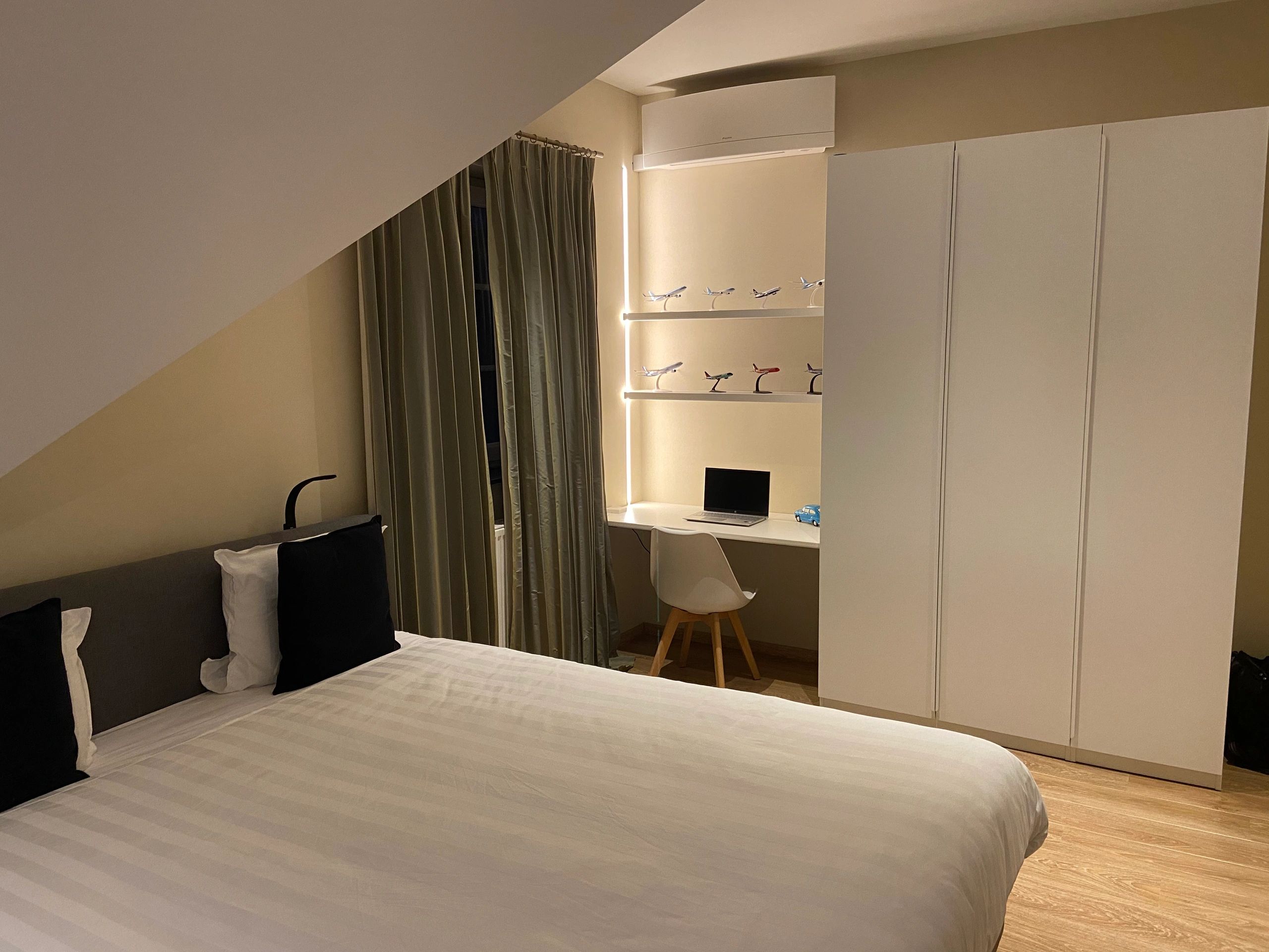 Aluminium ledstrip profiel opbouw 2M - 7 mm hoog - compleet met afdekkap