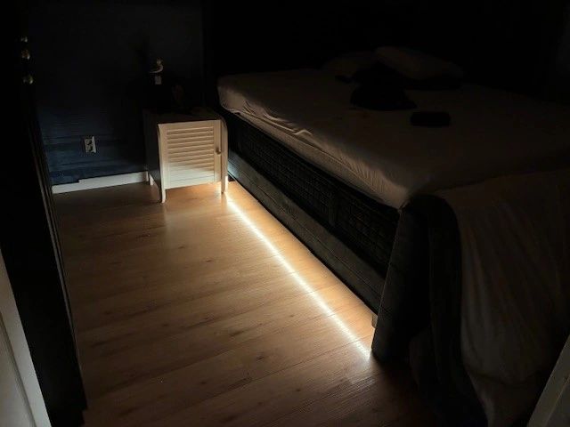 Bedverlichting 2 zijden complete set 1 meter LED strip warm wit met bewegingssensor en hoekprofiel