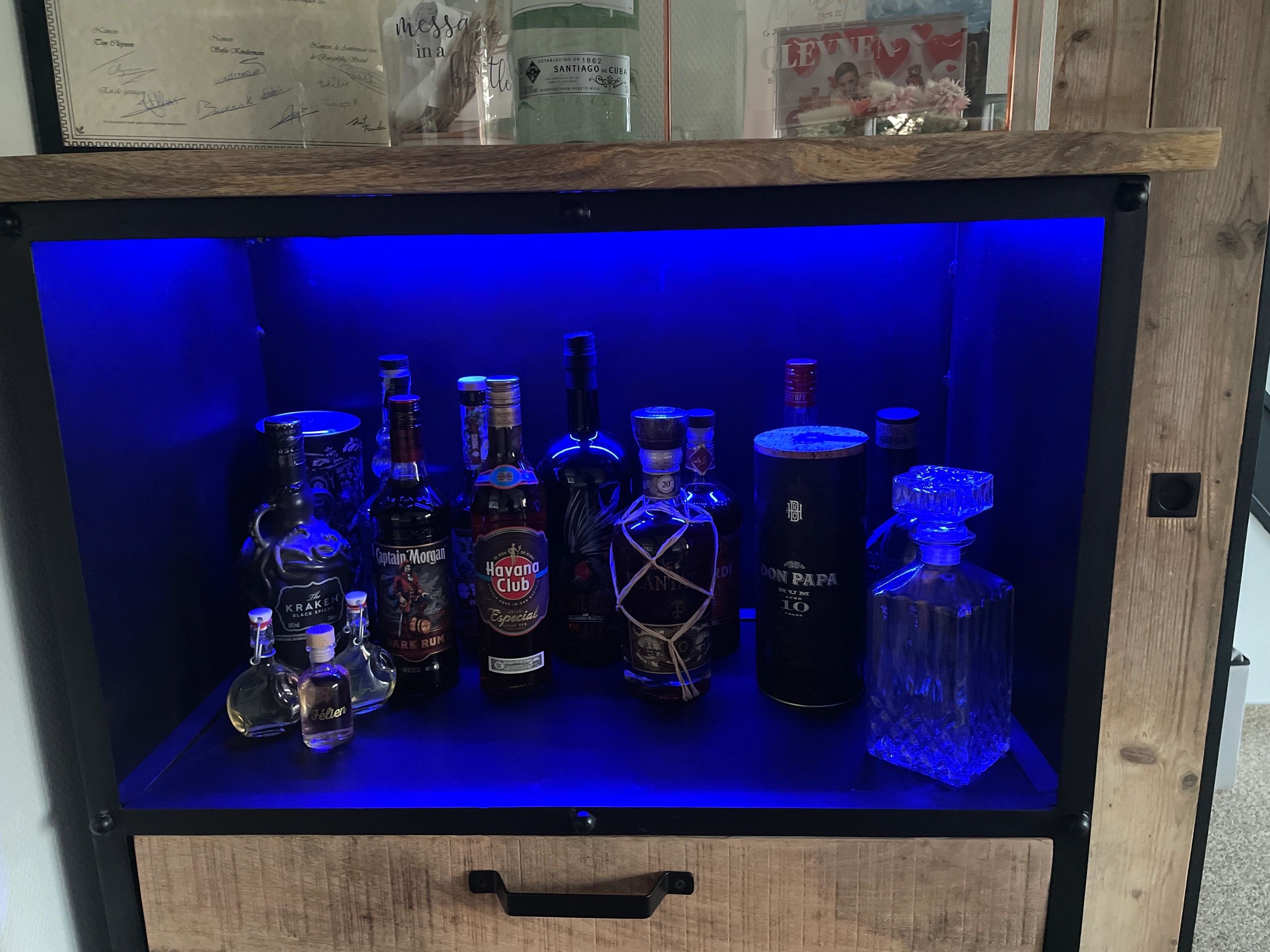 Aluminium ledstrip profiel zwart opbouw 1M - 7 mm hoog - compleet met afdekkap