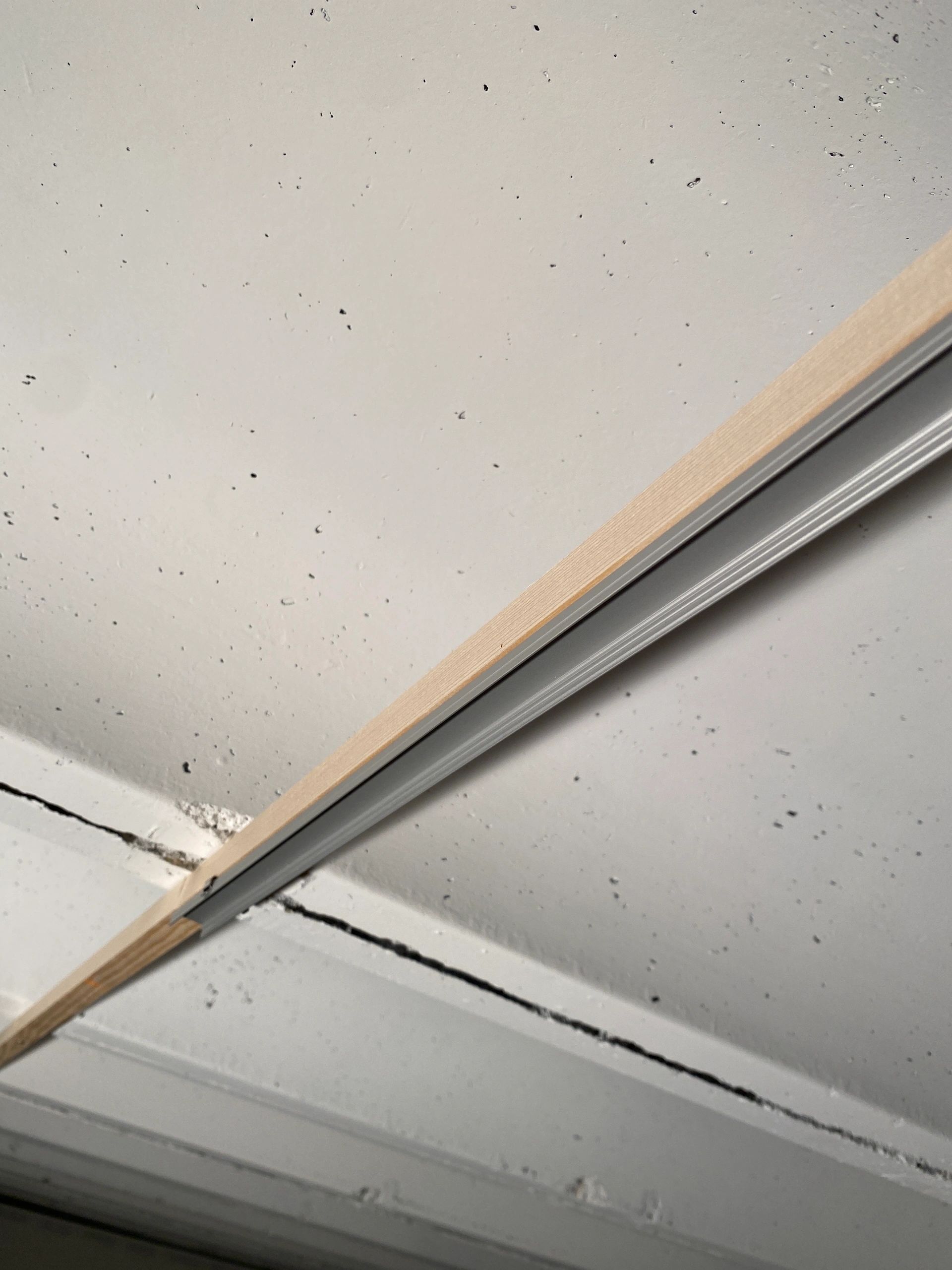 Aluminium ledstrip profiel opbouw 4M - 7 mm hoog - compleet met afdekkap