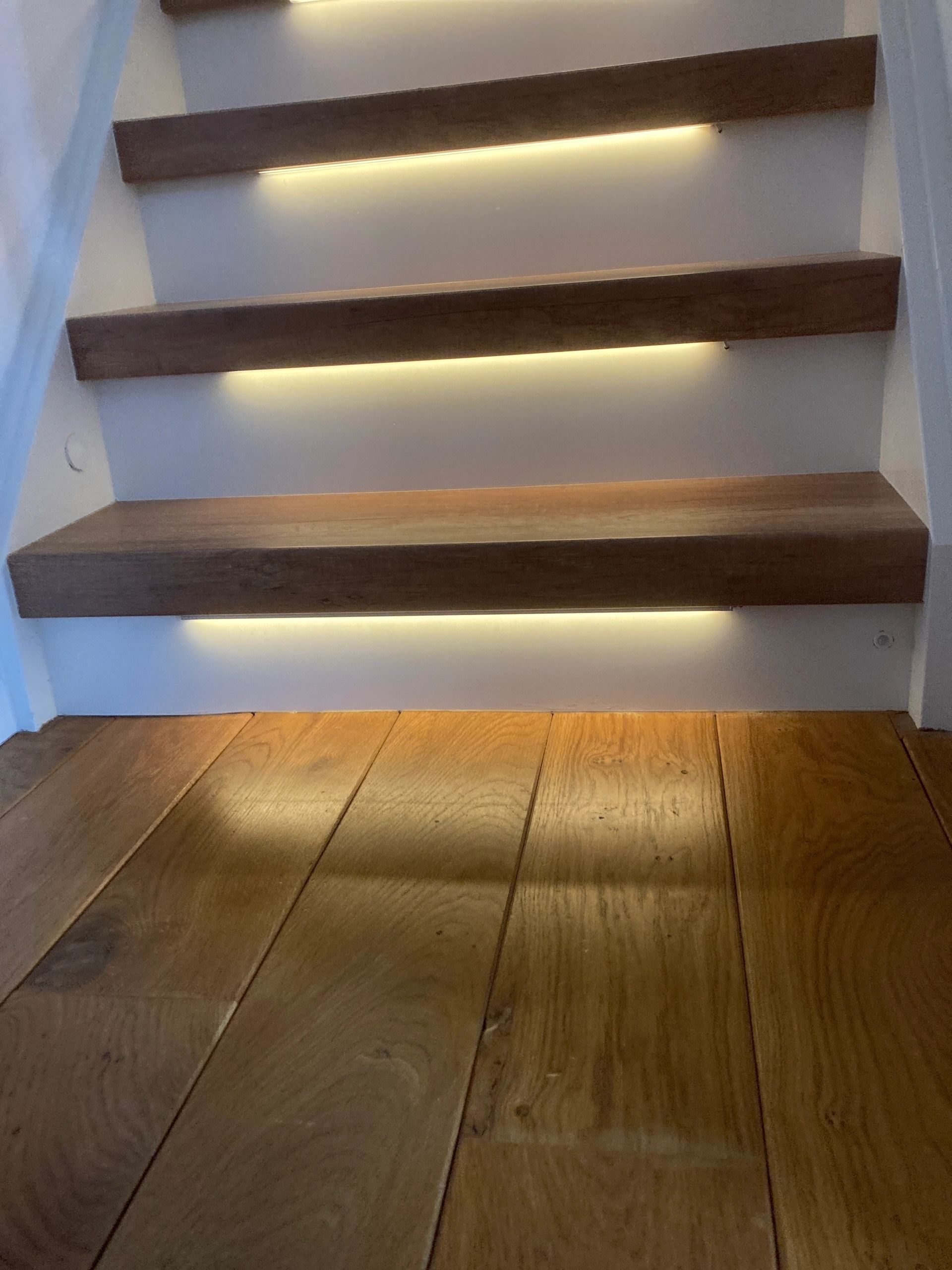 Led trapverlichting set Premium - Led strip set met profiel - Warm wit 130 cm