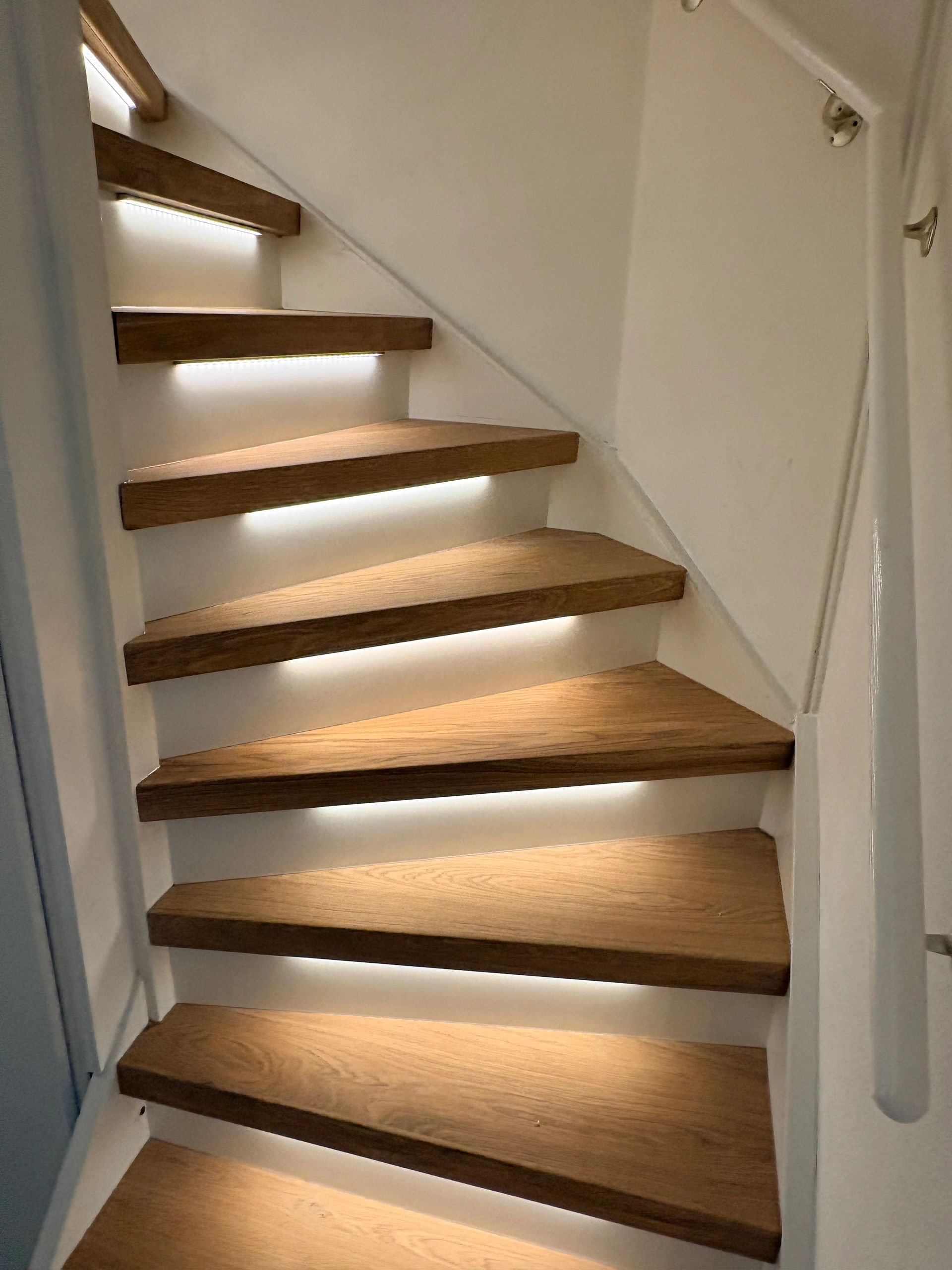 Trapverlichting Led strip Warm Wit 130 CM – Complete set inclusief profiel