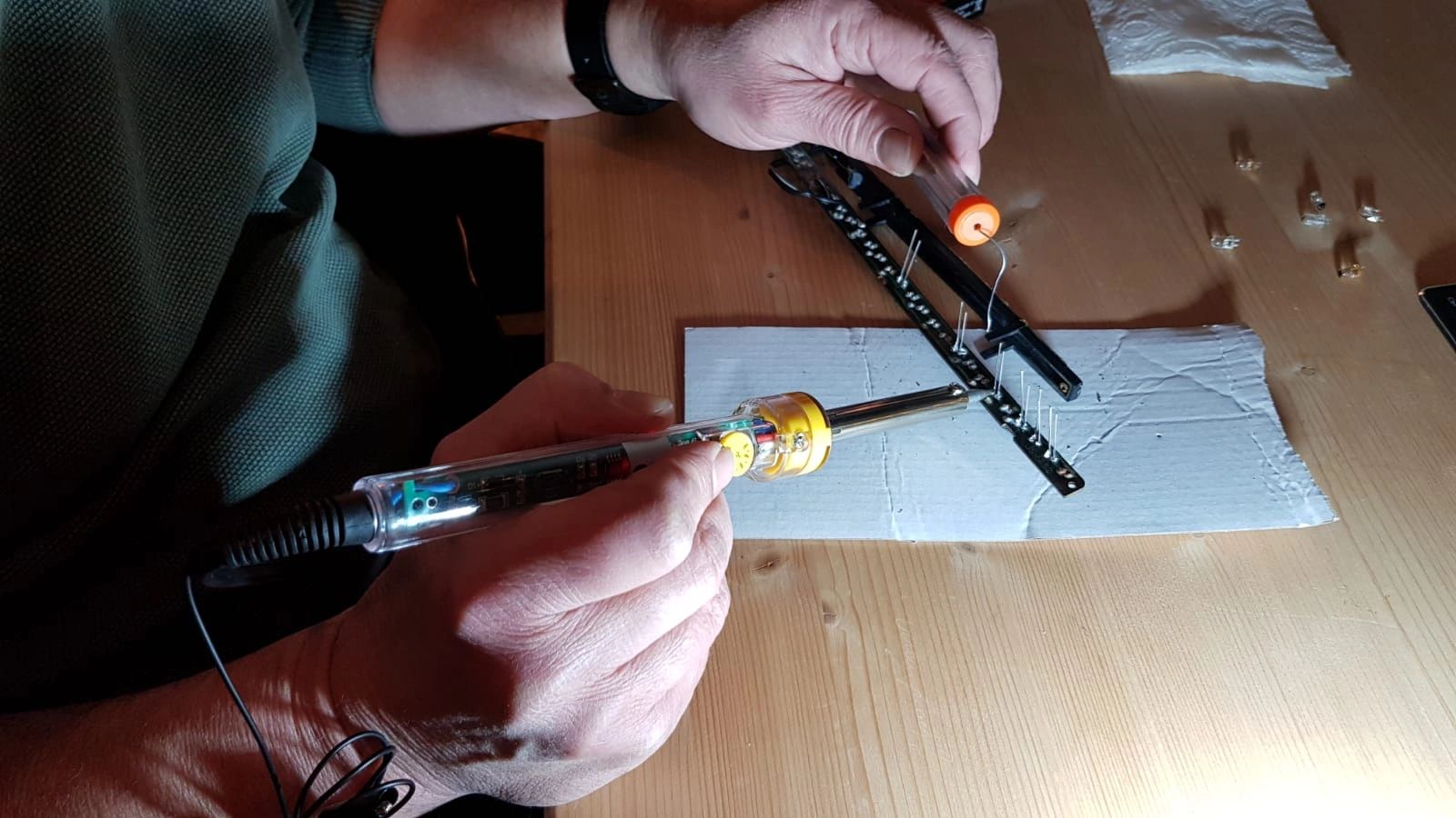 Soldeerset voor led strips met instelbare soldeerbout standaard en tin