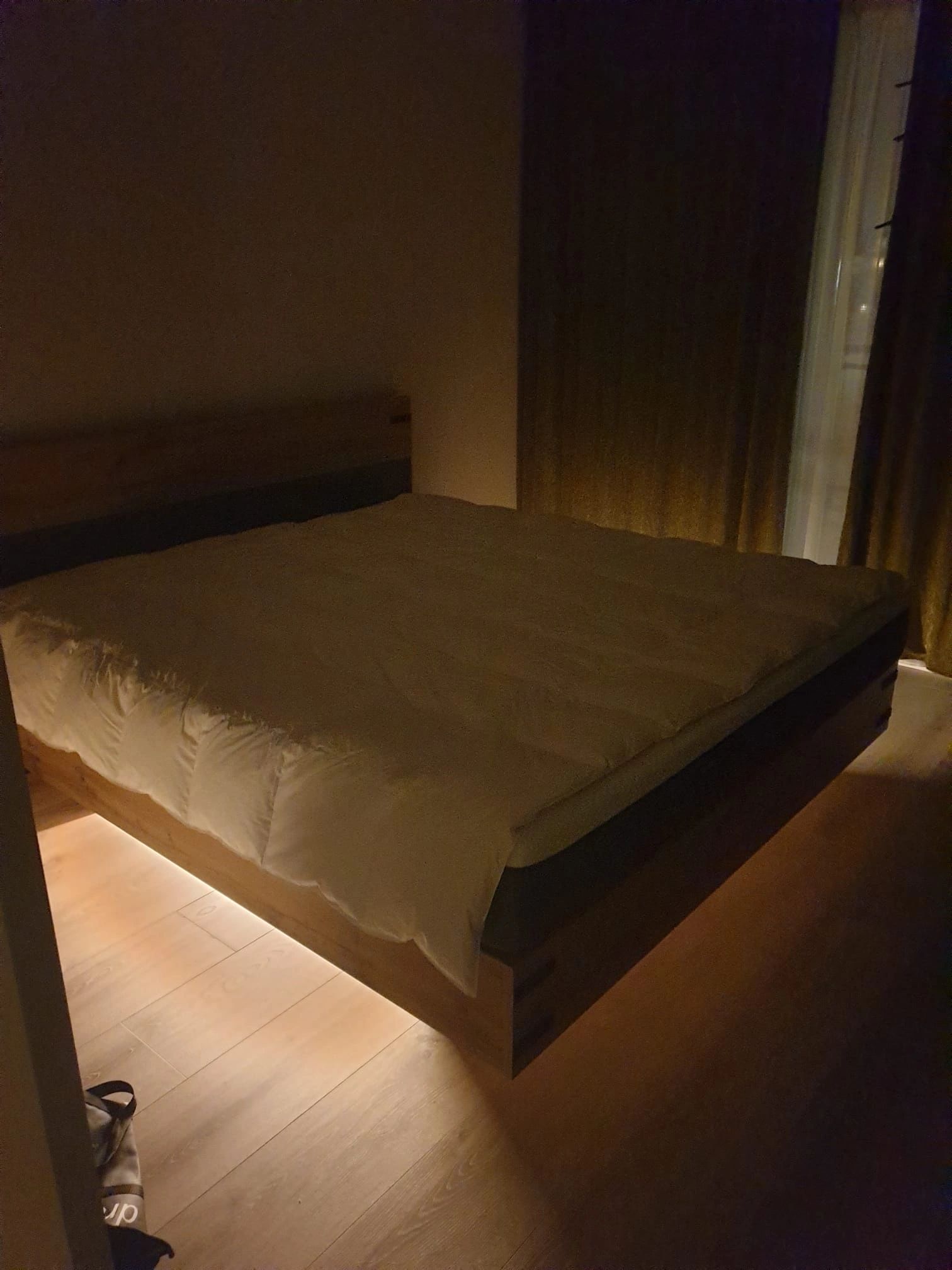 Bedverlichting 1 zijde complete set 1 meter LED strip warm wit met bewegingssensor en hoekprofiel