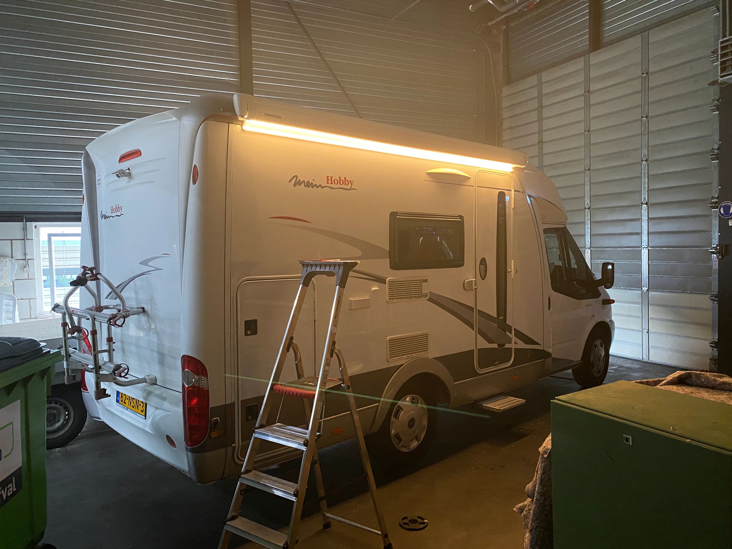 Ledstrip profiel breed opbouw laag model - compleet inclusief afdekkap 1 meter