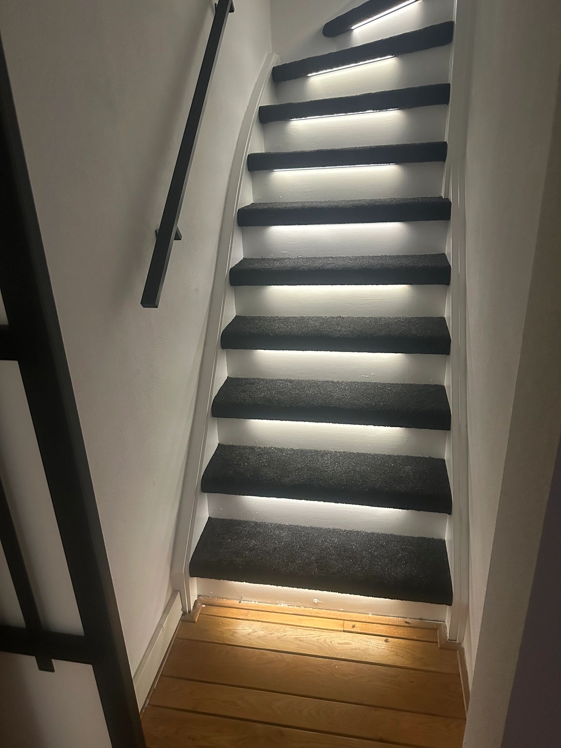 Trapverlichting Led strip Helder Wit 130 CM – Complete set inclusief profiel