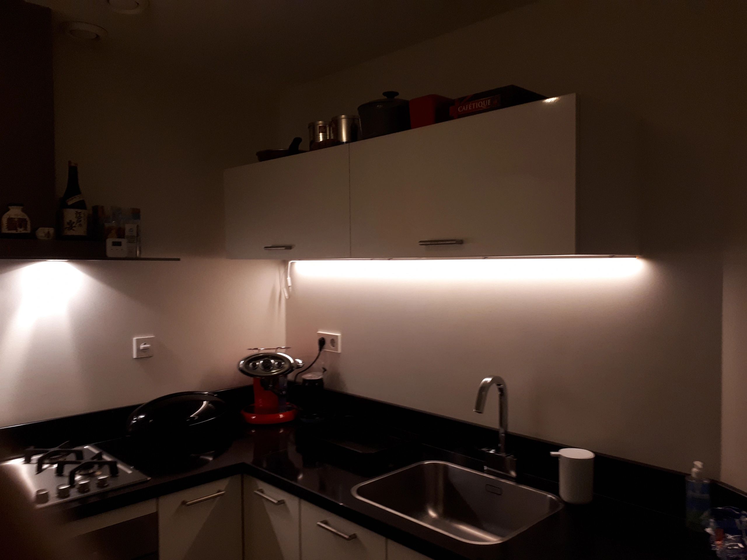 Aluminium ledstrip profiel opbouw 2M - 7 mm hoog - compleet met afdekkap