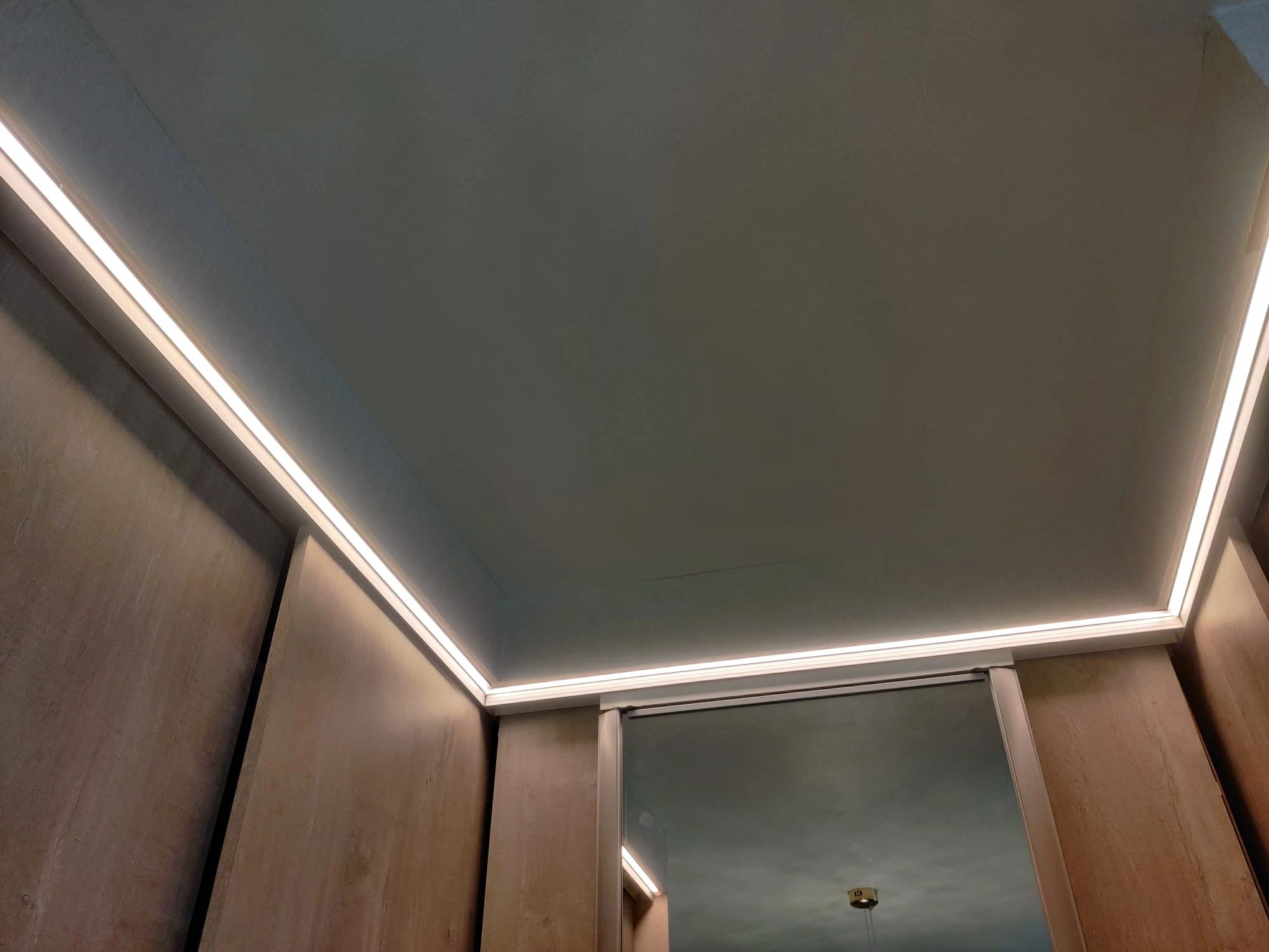 Ledstrip profiel opbouw Hoog model - compleet inclusief afdekkap 4 meter 15 mm
