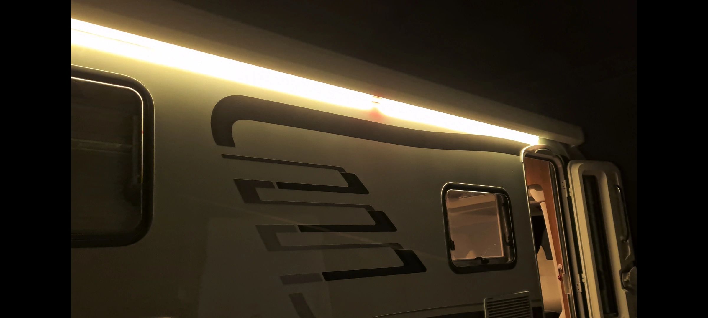 Ledstrip profiel hoek Slim line - compleet inclusief afdekkap 3 meter